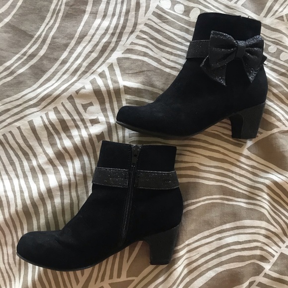Girls Black Booties - Picture 2 of 4